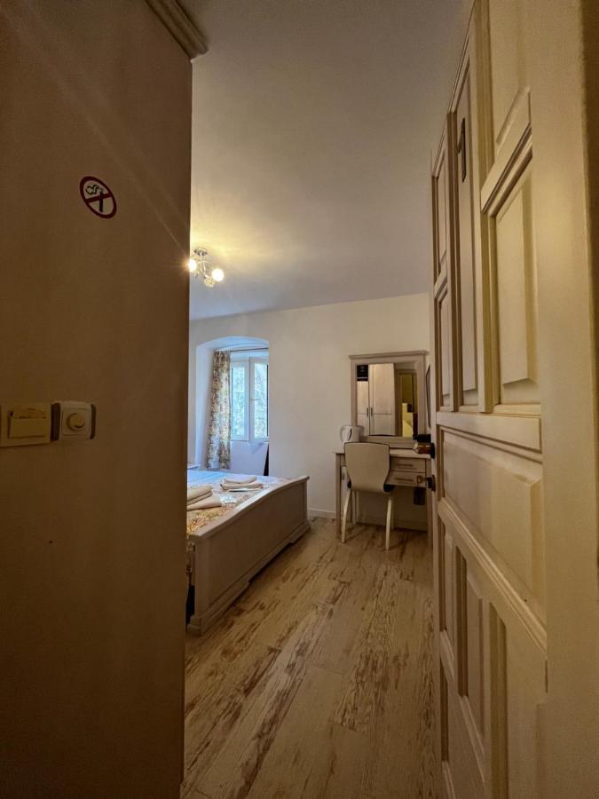 Athos Guesthouse Kotor Luaran gambar