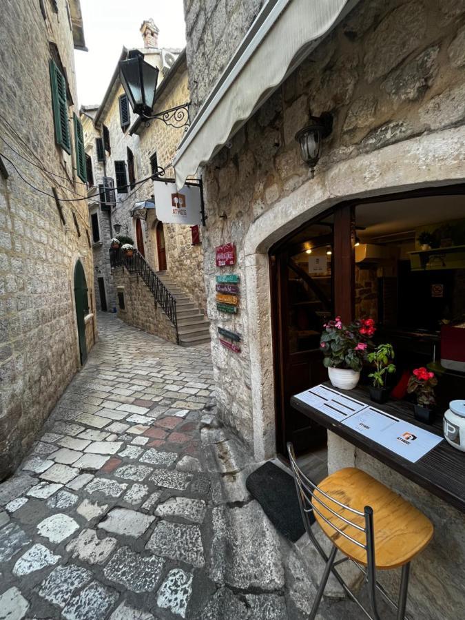 Athos Guesthouse Kotor Luaran gambar
