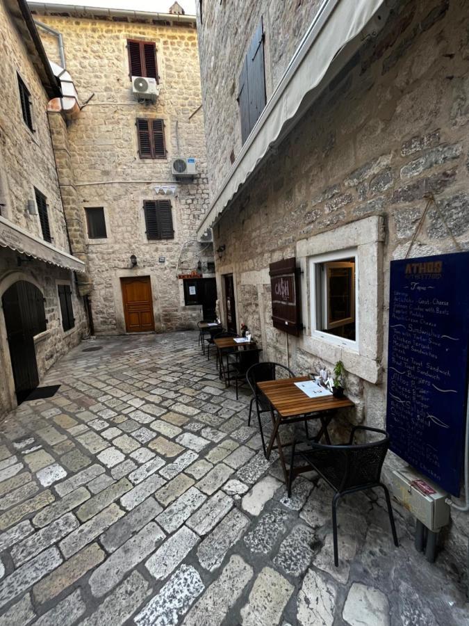 Athos Guesthouse Kotor Luaran gambar