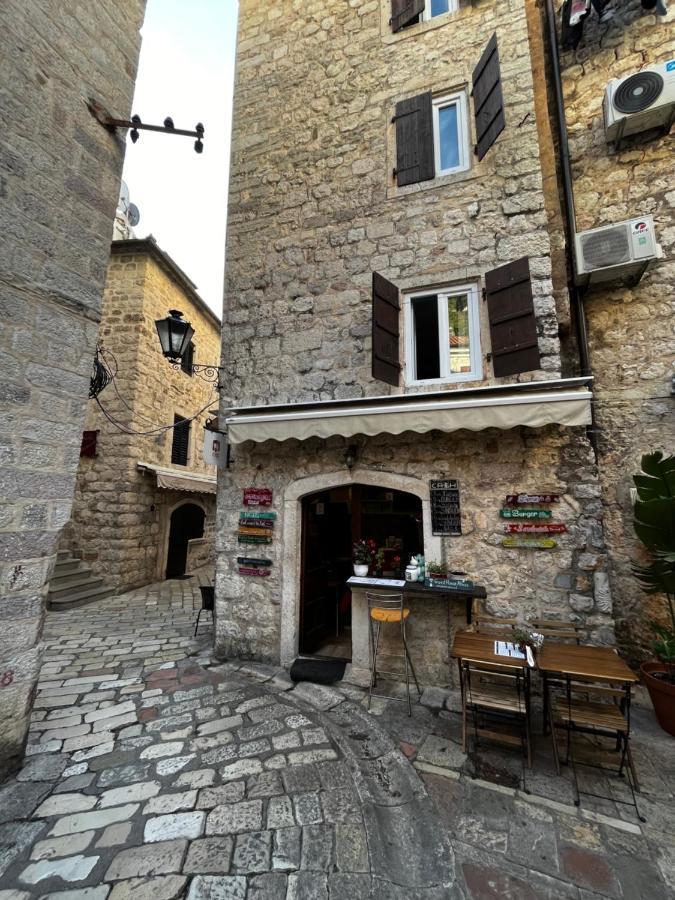 Athos Guesthouse Kotor Luaran gambar