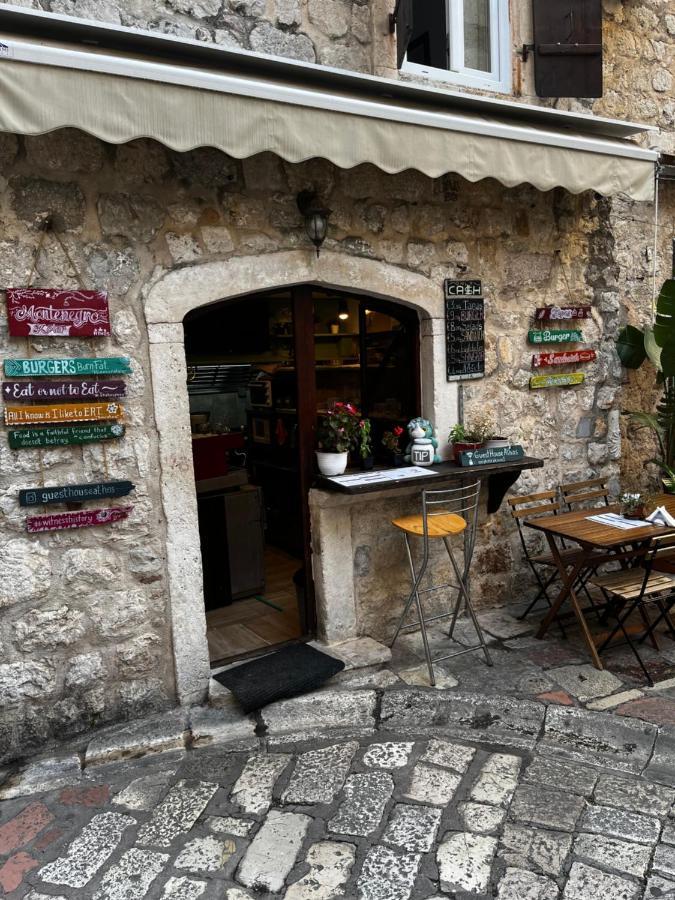 Athos Guesthouse Kotor Luaran gambar