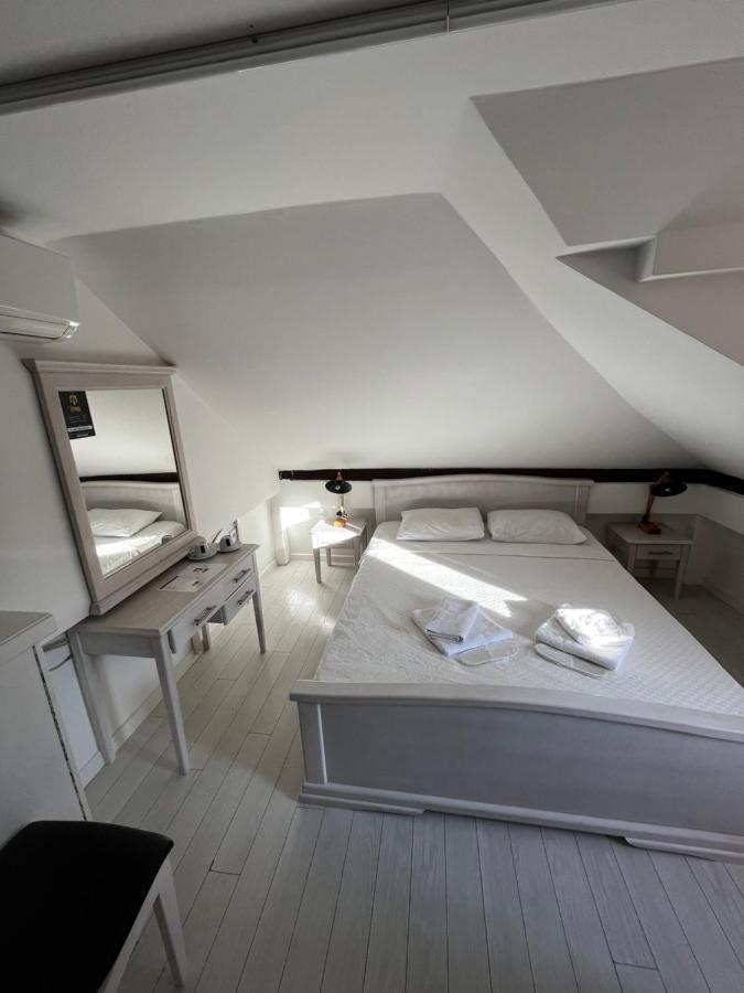Athos Guesthouse Kotor Luaran gambar